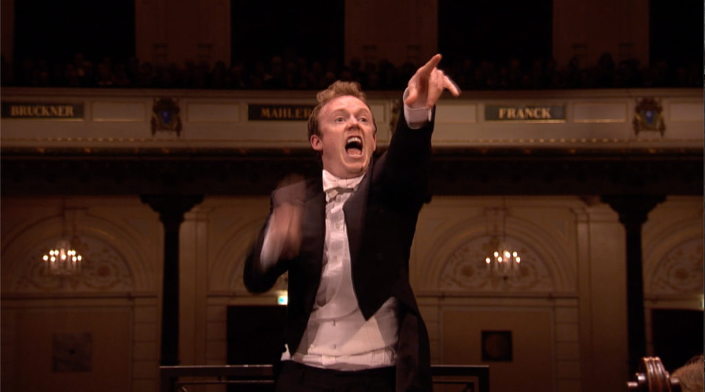 マーラーの交響曲第1番「巨人」で気合の入った指揮をおこなったダニエル・ハーディング。2009年 (c) RCO Live 