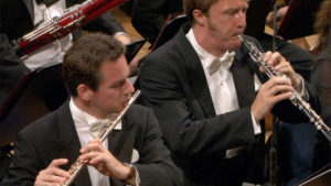 2003年のルツェルン祝祭管でフルートを演奏するエマニュエル・パユ (c) EuroArts