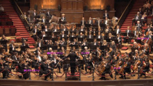 マーラーの交響曲第3番を演奏したときのロイヤル・コンセルトヘボウ管弦楽団の配置(2010年) (c) RCO Live
