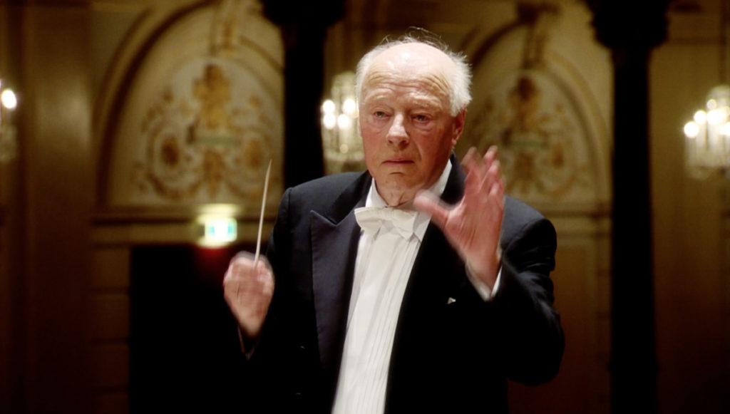 マーラー交響曲第9番の第4楽章を指揮するベルナルト・ハイティンク。2011年 (c) RCO Live