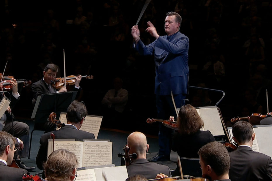 ザルツブルク音楽祭2020でブルックナーの交響曲第4番のフィナーレを指揮するクリスティアン・ティーレマン (c) UNITEL