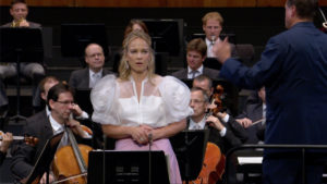 ザルツブルク音楽祭2020でヴァーグナーの「ヴェーゼンドンク歌曲集」を歌ったエリーナ・ガランチャ (c) UNITEL