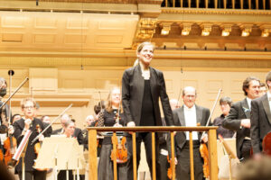 ルトスワフスキの管弦楽のための協奏曲を演奏したカリーナ・カネラキス指揮ボストン交響楽団 (2023年1月19日)