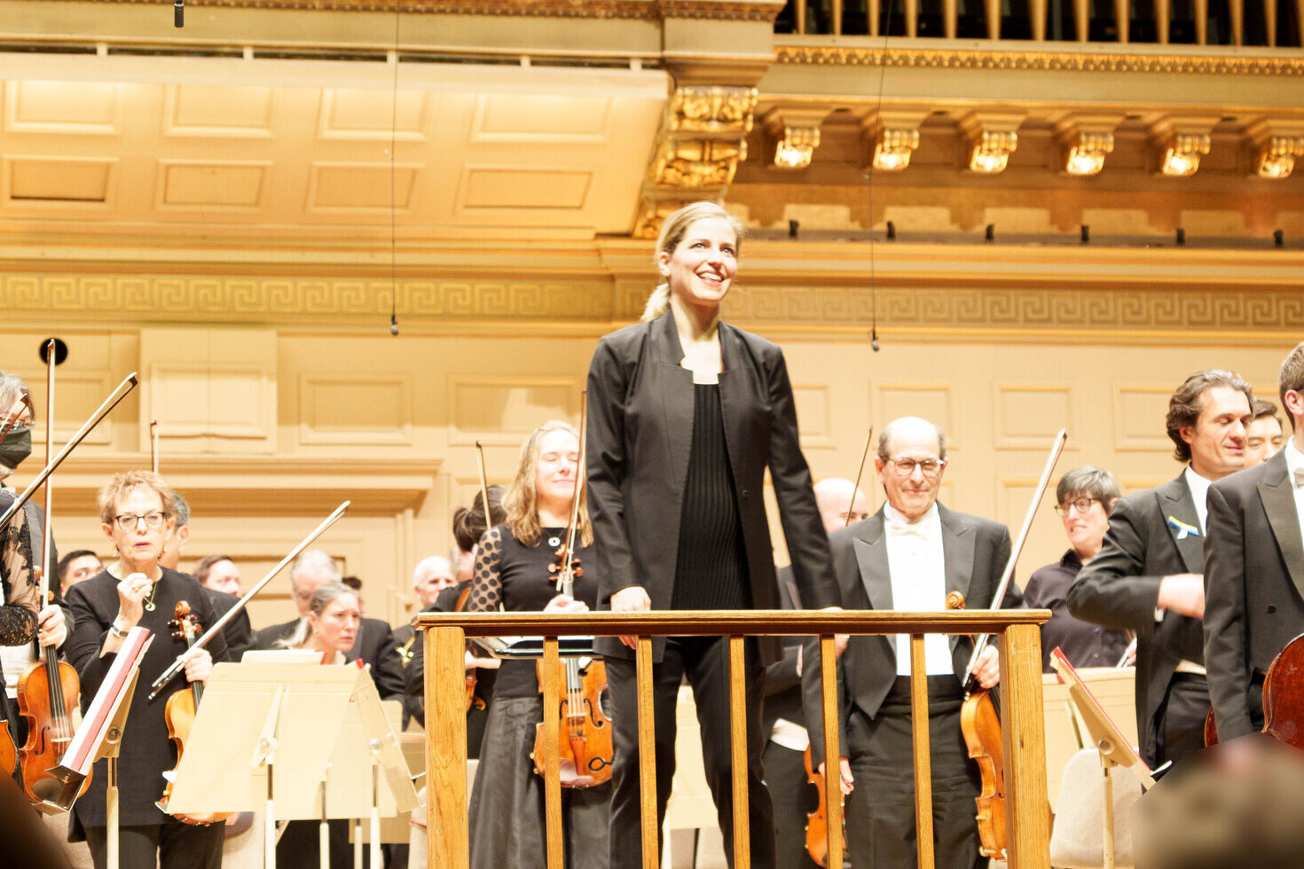 ルトスワフスキの管弦楽のための協奏曲を演奏したカリーナ・カネラキス指揮ボストン交響楽団 (2023年1月19日)