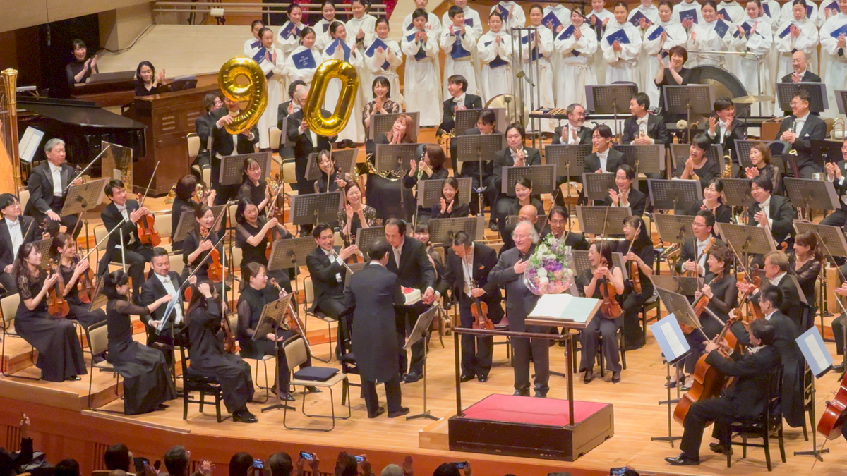 マーラー交響曲第8番を演奏し終えた都響とエリアフ・インバル (2026年2月16日)