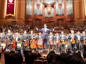 マーラーの交響曲『巨人』を演奏し終えたラハフ・シャニとミュンヘン・フィルハーモニー管弦楽団 (20260511)